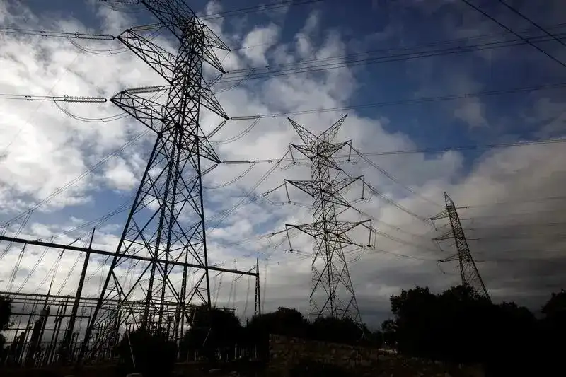 Conta de luz deve subir 5,6% em 2024