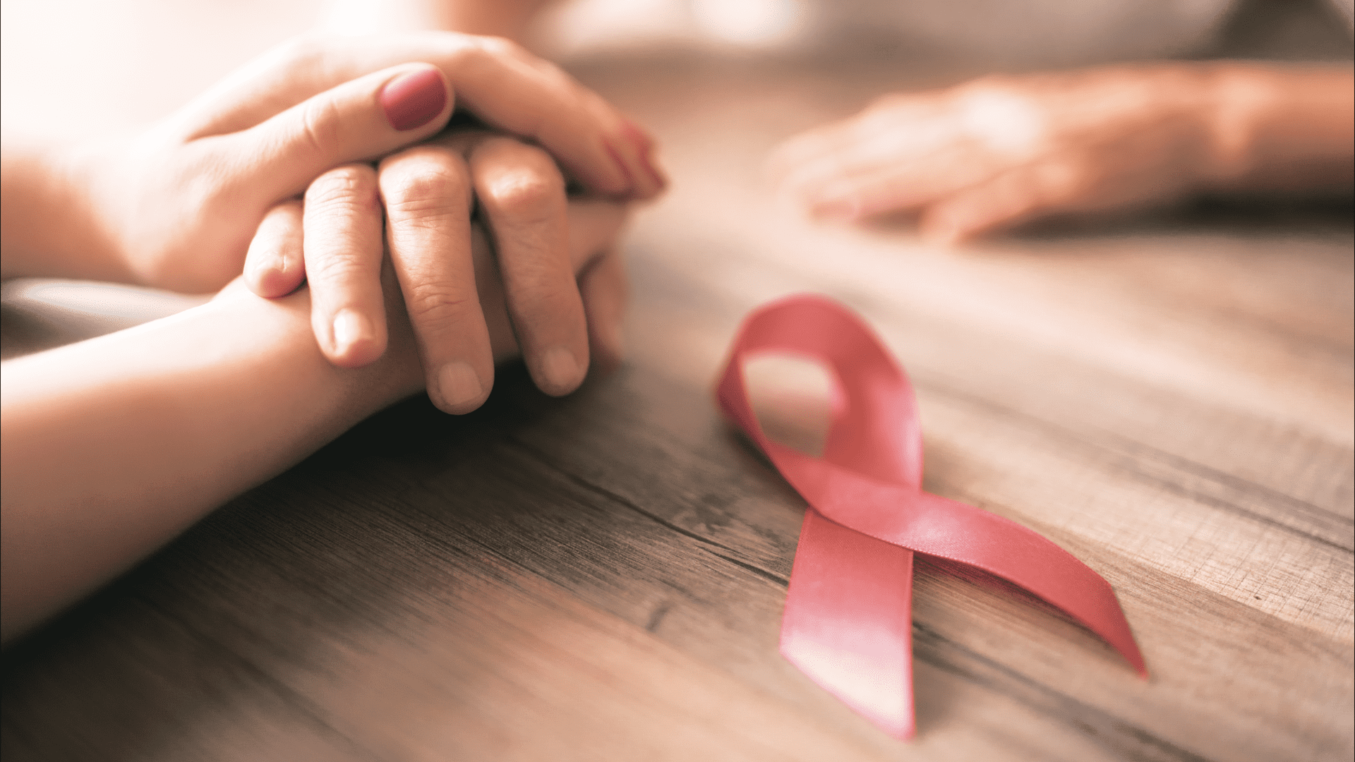 Outubro Rosa: carreta Mulheres de Peito leva 550 exames gratuitos a São José dos Campos