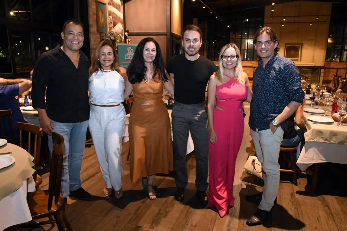 Noite beneficente de Pizzas &amp; Vinhos arrecada verba para ração e medicamentos pets