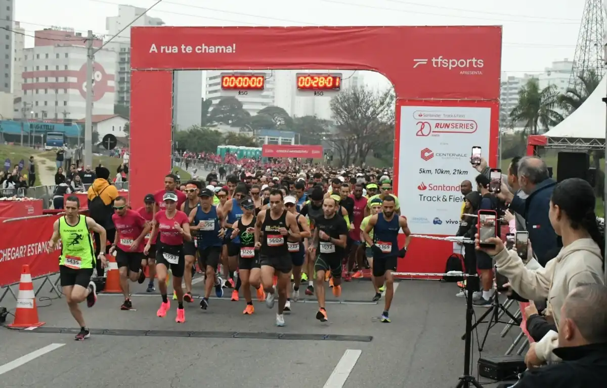 Track&amp;Field Run Series aconteceu a primeira etapa do circuito Center Vale Shopping em 7 julho