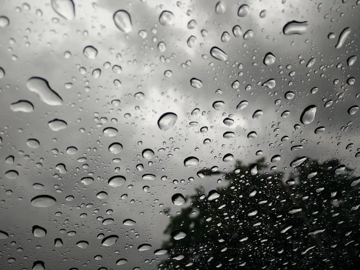 Temperaturas caem e fim de semana deve ser chuvoso no Vale e Litoral Norte