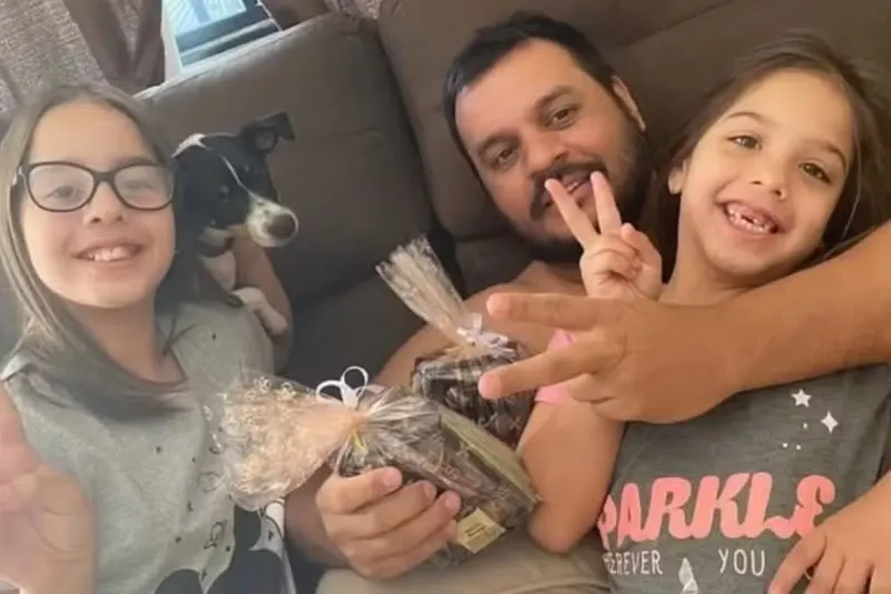 familia e cachorrinha.avif