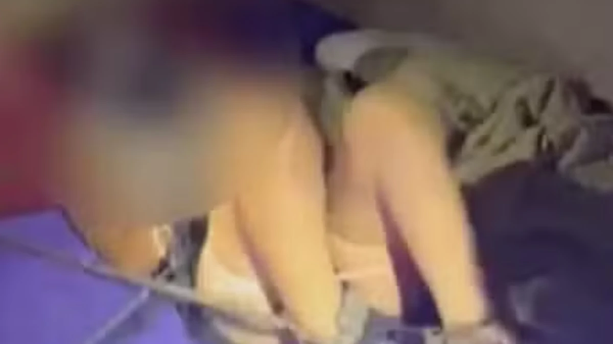 Jovem é encontrada amordaçada e acorrentada após ser sequestrada pelo ex