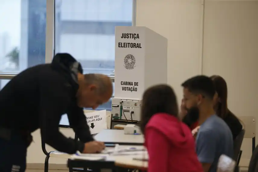 Eleições 2024: abstenções, brancos e nulos somam mais de 40% e "vencem" eleições em São José
