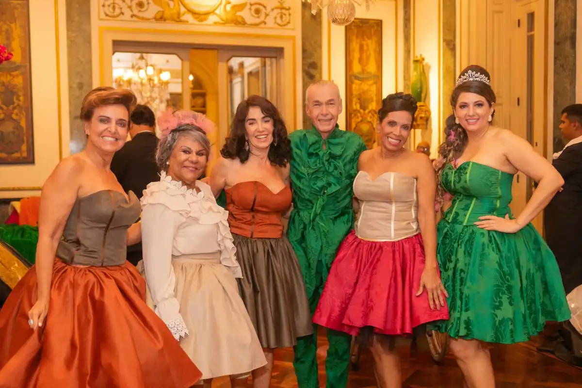 Coleção Monarquia de Guilherme Tavares encanta no Mirror Fashion Day