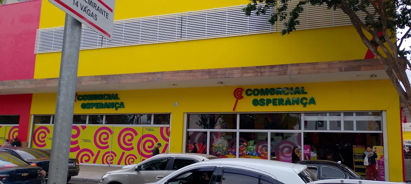 Adolescente negro é vítima de racismo em supermercado de São José dos Campos 