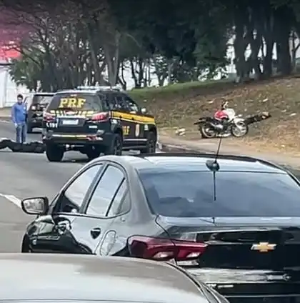 Motociclista fica ferido após acidente na Dutra em São José