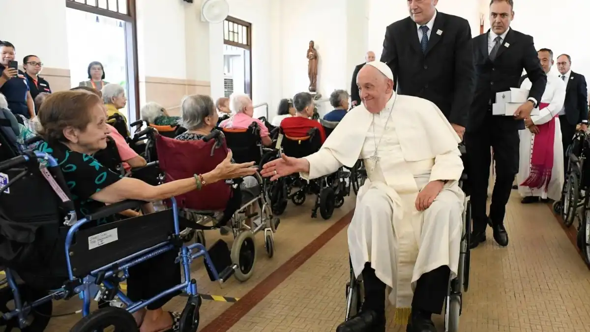 Papa Francisco é internado em Roma