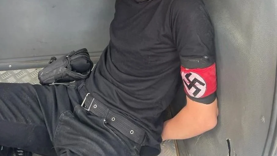 <strong>Adolescente é detido após atentado em escola municipal em Monte Mor; ele usava suástica</strong>