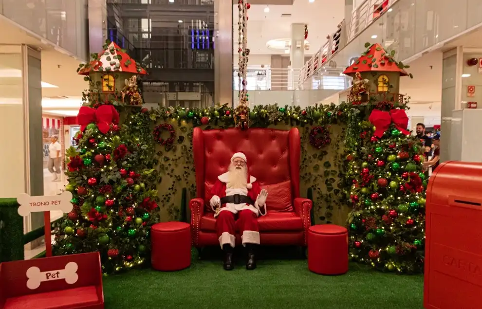Shopping recebe crianças da Casa da Acolhida para encontro com Papai Noel nesta quinta (14)