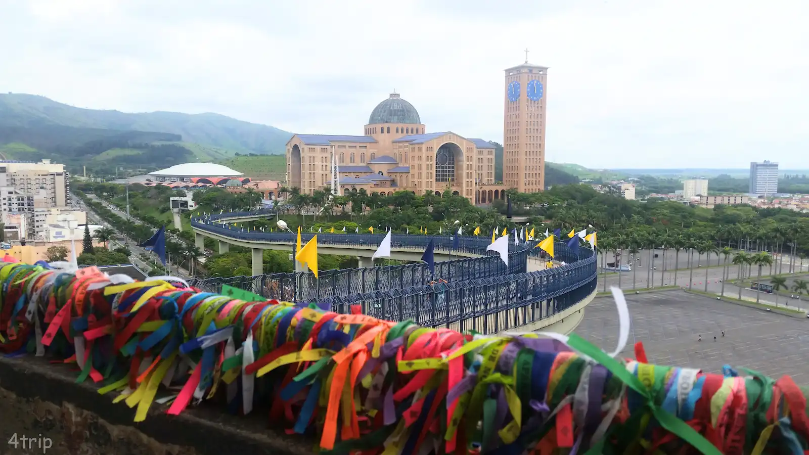 Aparecida pode cobrar taxa de visitantes para custear serviços públicos