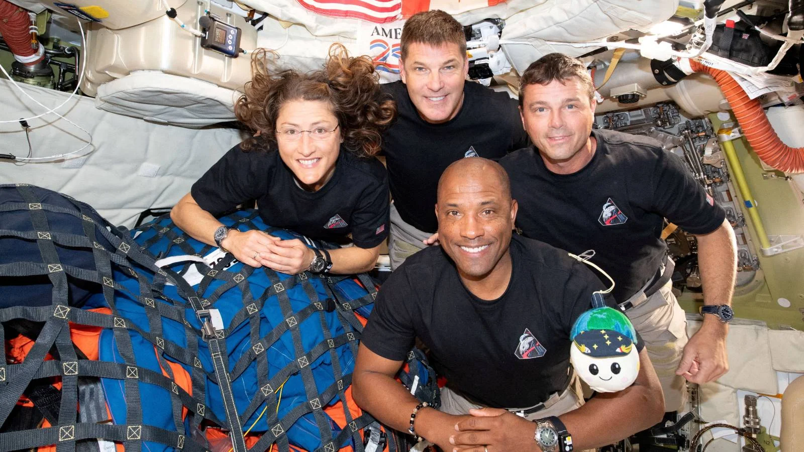 Qual é o salário dos astronautas da NASA que foram para a missão Artemis II?