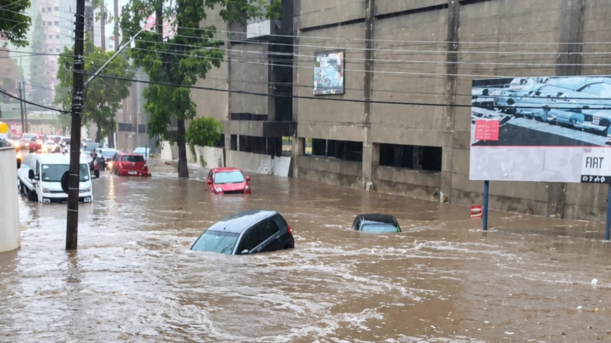 Alerta do Cemaden aponta risco de alagamentos e deslizamentos no Vale