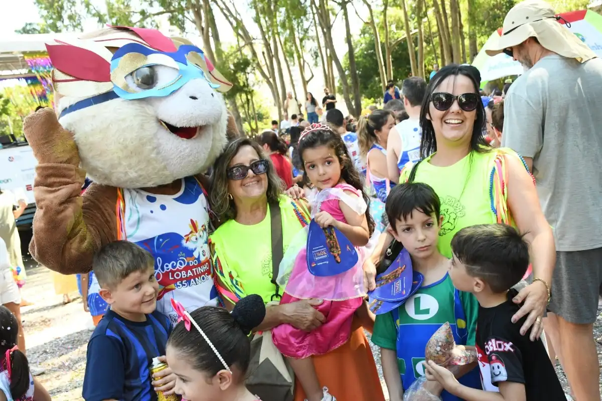 Bloco do Lobatinho abre as comemorações dos 55 anos da Escola Monteiro Lobato