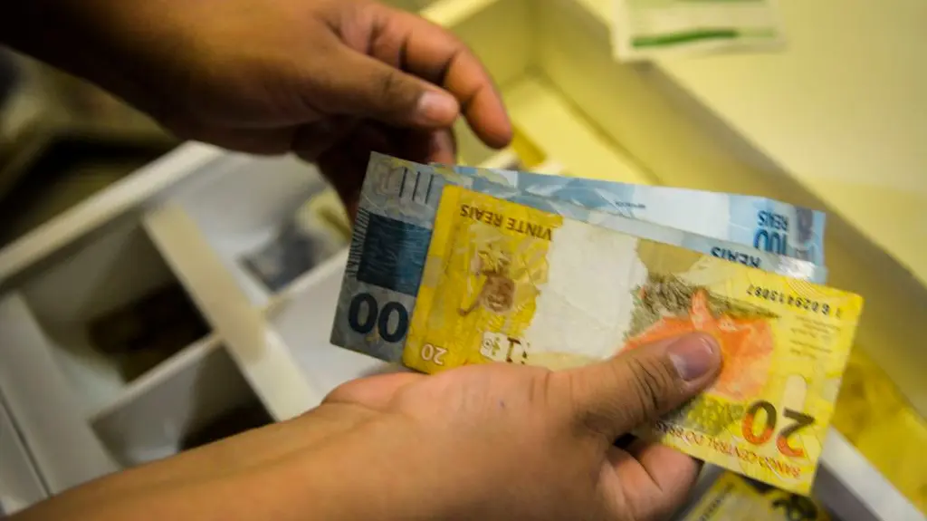 PIB do Brasil desacelera e avança 0,1% no 3º trimestre, diz IBGE