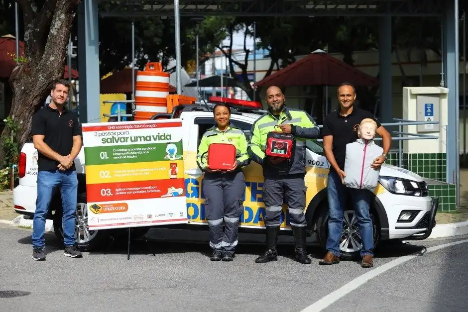 Agentes de Mobilidade recebem 19 desfibriladores para auxiliar em acidentes