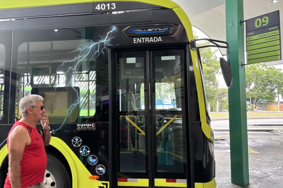 Horários dos ônibus em São José serão ampliados para compras de Natal