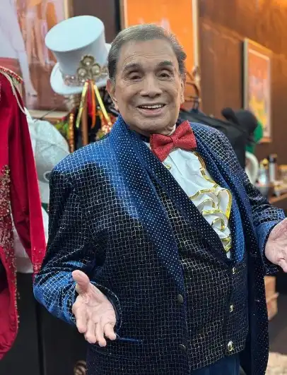 Dedé Santana sofre mal estar durante apresentação de Circo Musical em São José