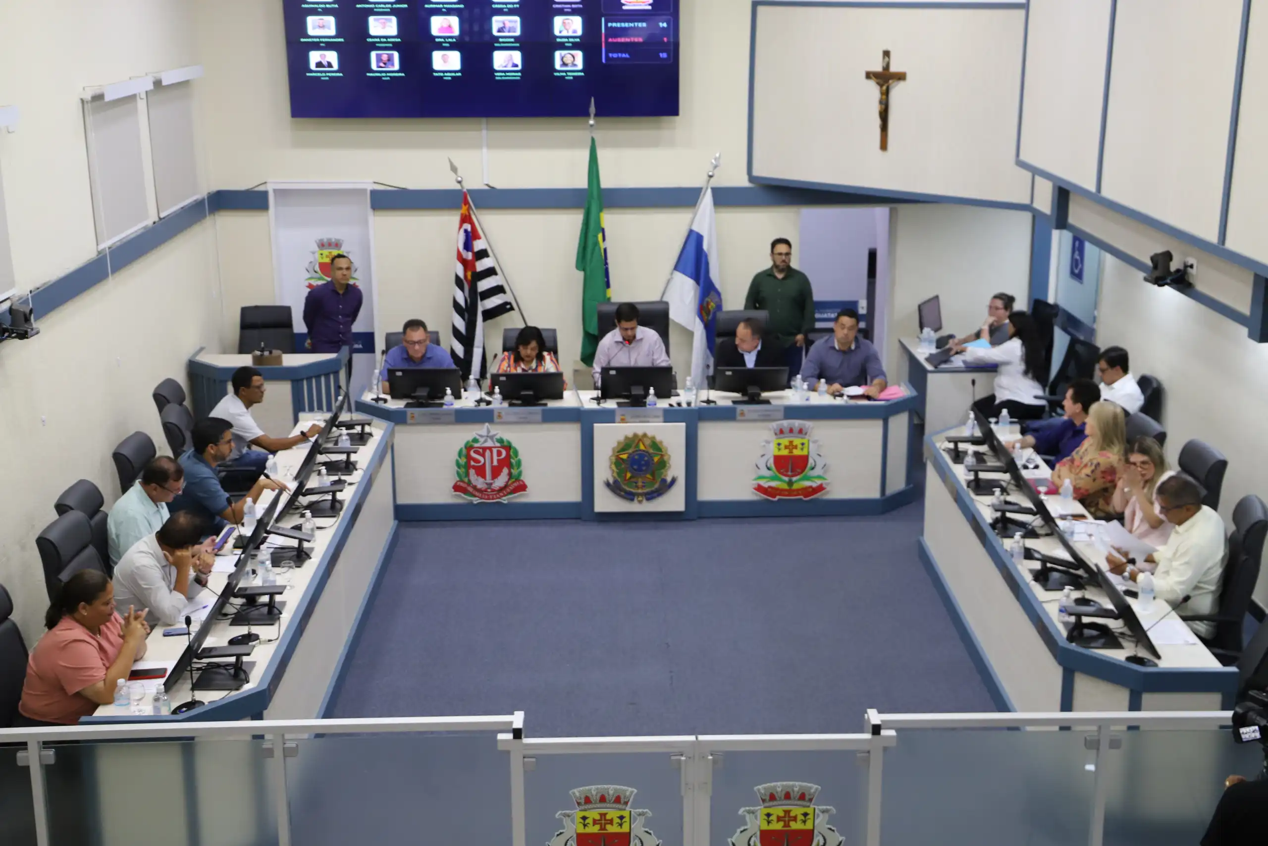 Câmara de Caraguatatuba aprova projetos de segurança, saúde e valorização da GCM 