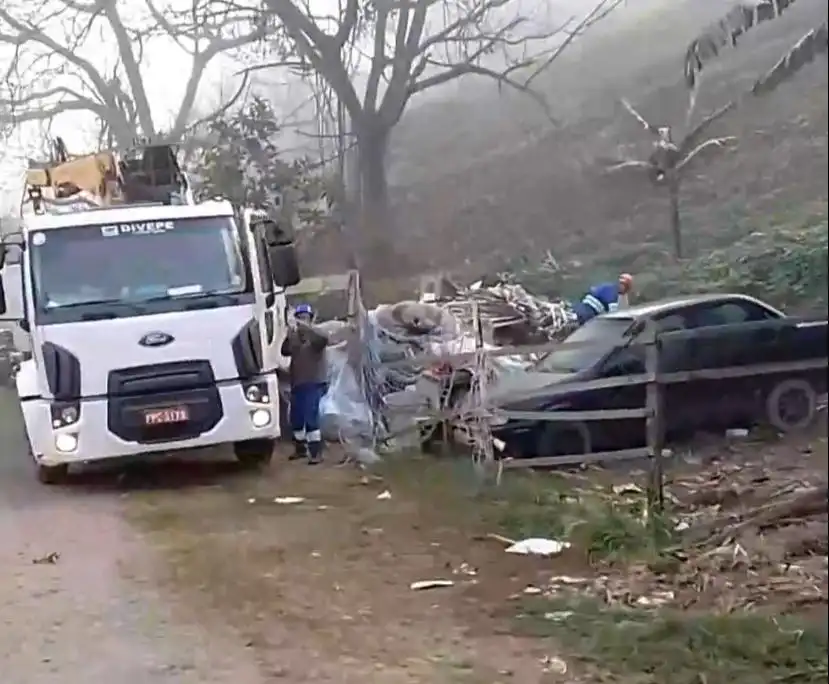Prefeitura recolhe material reciclável de morador do Banhado