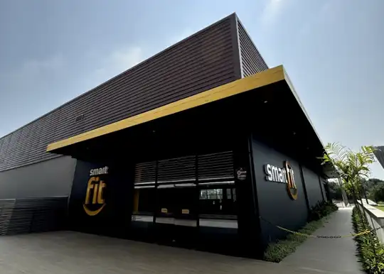 Litoral Norte ganha unidade Smart Fit de mil metros quadrados no Serramar Shopping