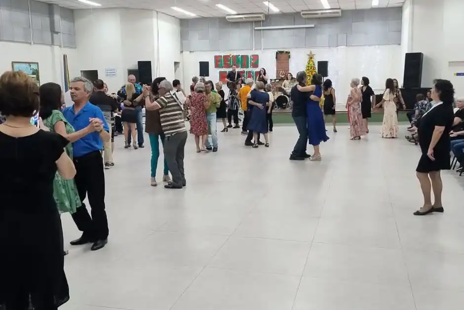 Bailes noturnos voltam às Casas do Idoso a partir desta sexta (9) em São José 