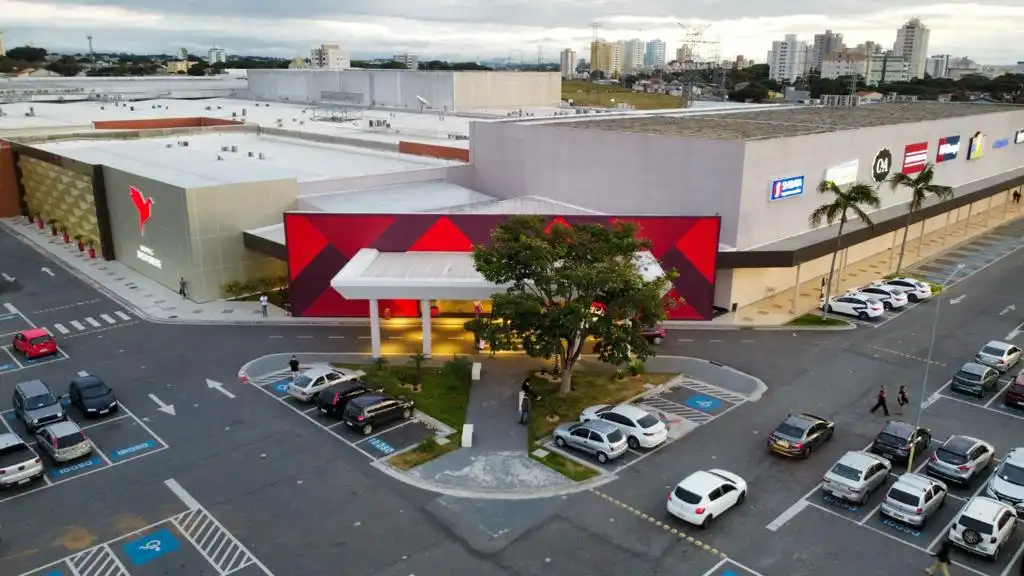 Shopping Jardim Oriente comemora seus 07 anos com show gratuito de tributo ao Queen