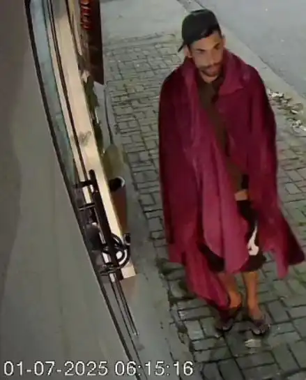 Criminoso invade barbearia no Centro de São José e leva equipamentos de valor