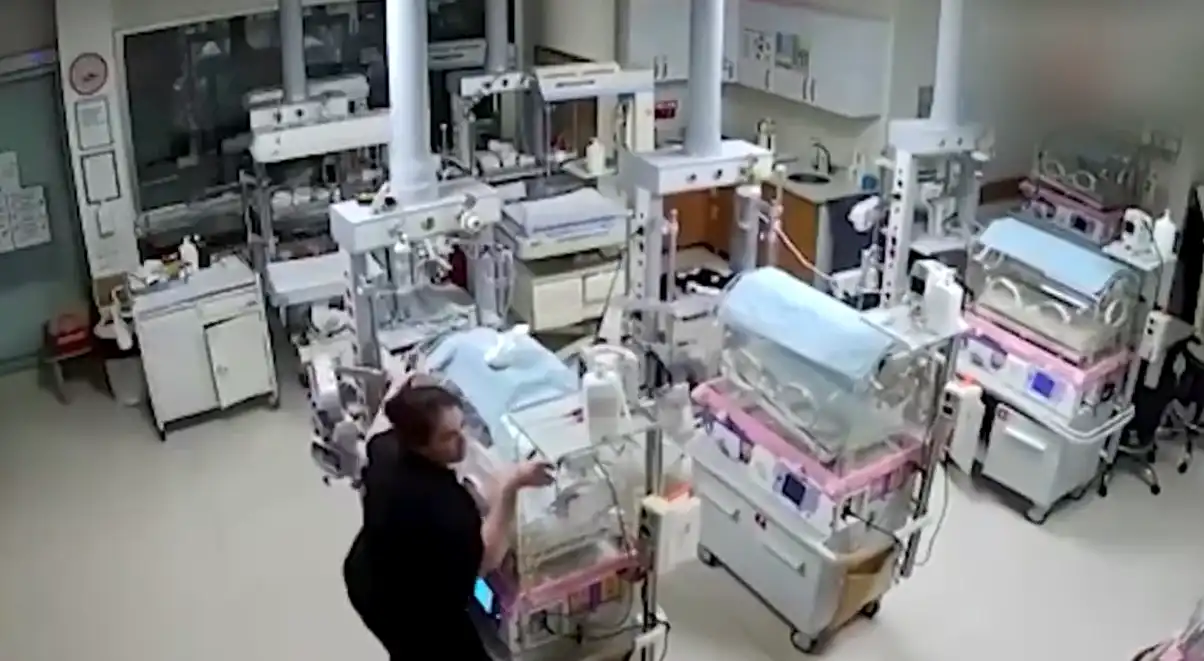 <strong>Vídeo mostra ação de enfermeiras ao tentar proteger recém-nascidos durante terremoto na Turquia </strong>