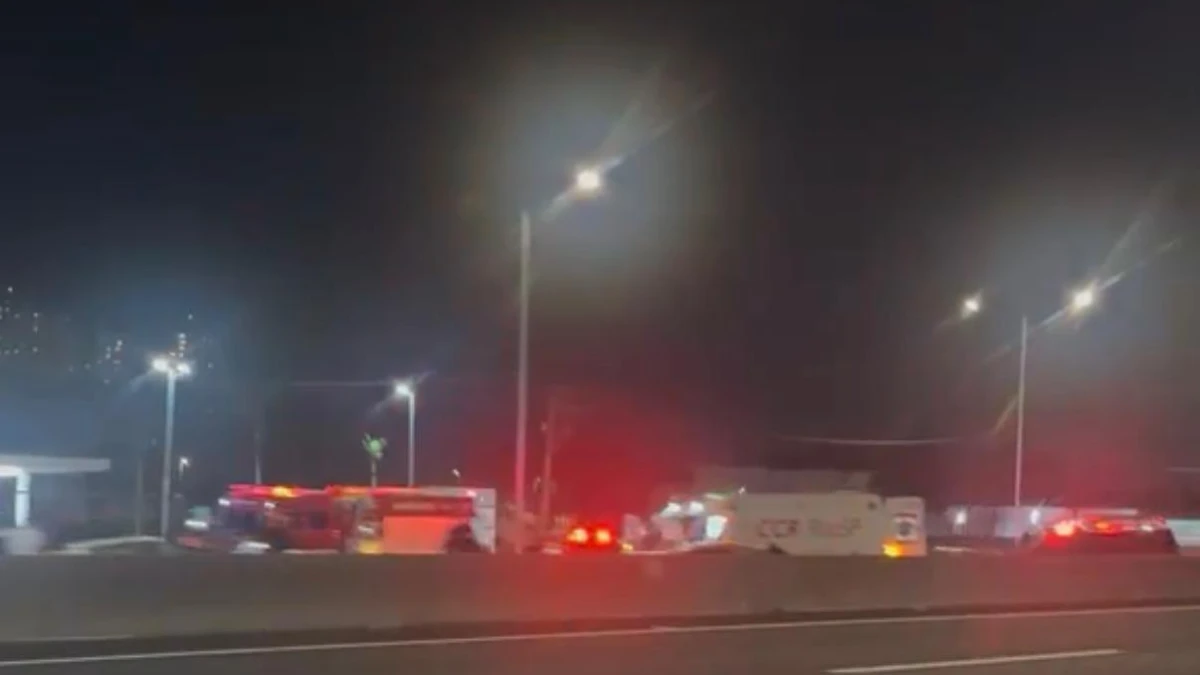 Colisão frontal entre dois carros deixa quatro feridos na Dutra, em São José dos Campos
