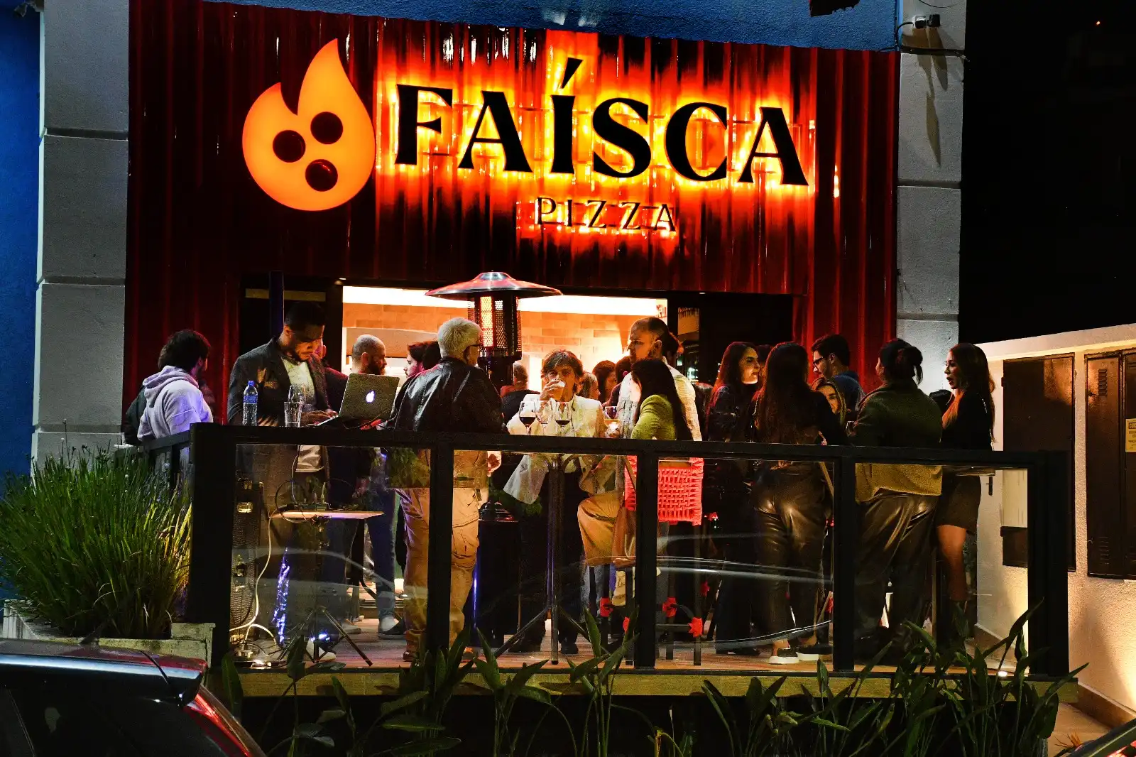 Faísca Pizza realiza noite de inauguração oficial no Pq. Residencial Aquarius