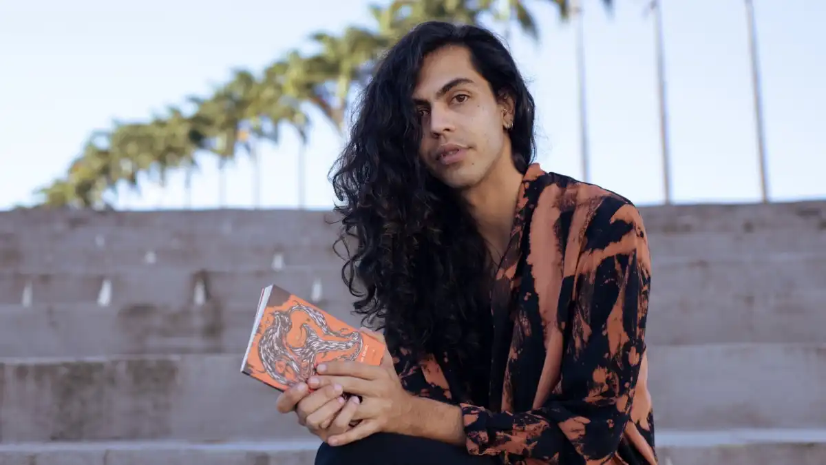 Artista valeparaibana lança livro com coletânea de contos e poemas nesta sexta-feira (12)