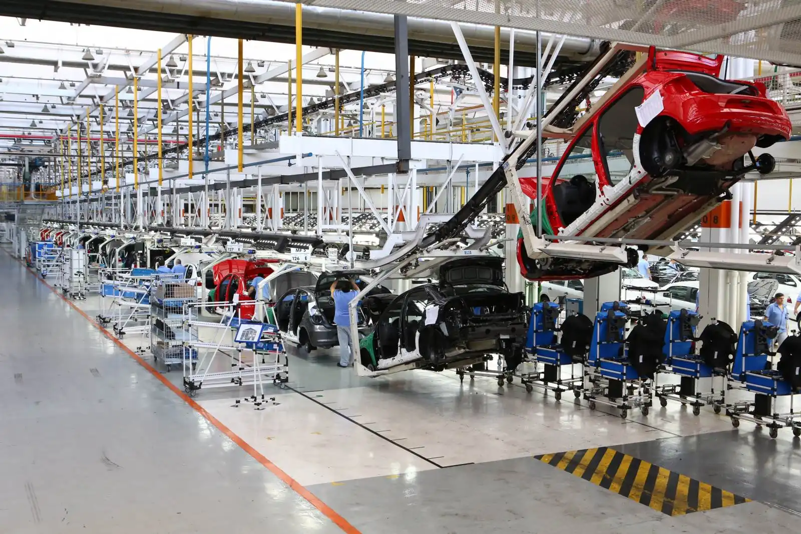 Volkswagen de Taubaté vai suspender 800 contratos temporariamente