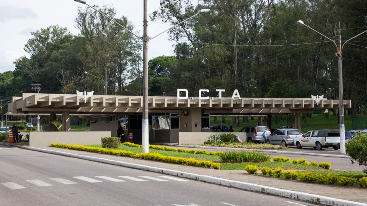 Poliedro realiza correção ao vivo da prova do ITA 2027 neste domingo (27)
