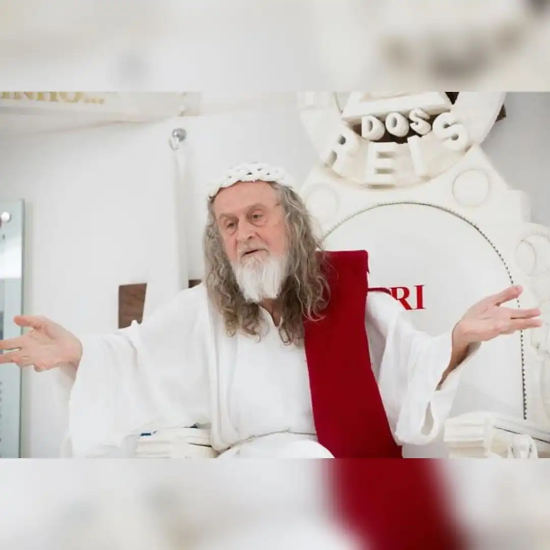Homem que diz ser reencarnação de Cristo muda nome para Inri Cristo