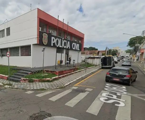 Homem esfaqueia e mata os pais em Caçapava