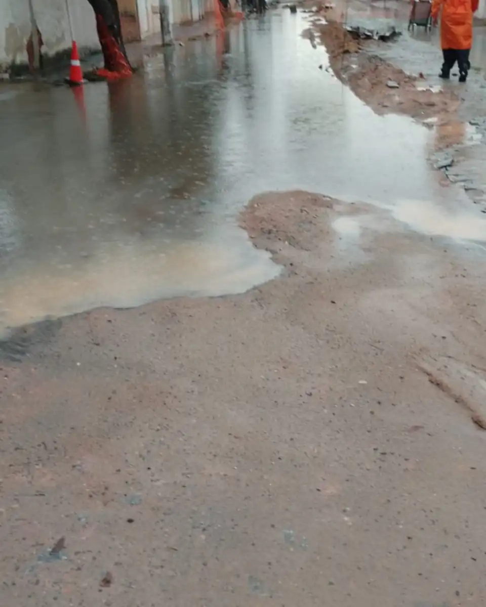 Chuva forte causa pontos de alagamentos em Jacareí