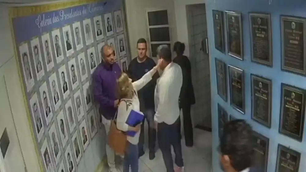 Vereadora dá “puxão de orelha” em colega após sessão da Câmara de Lorena e caso vai parar na Comissão de Ética