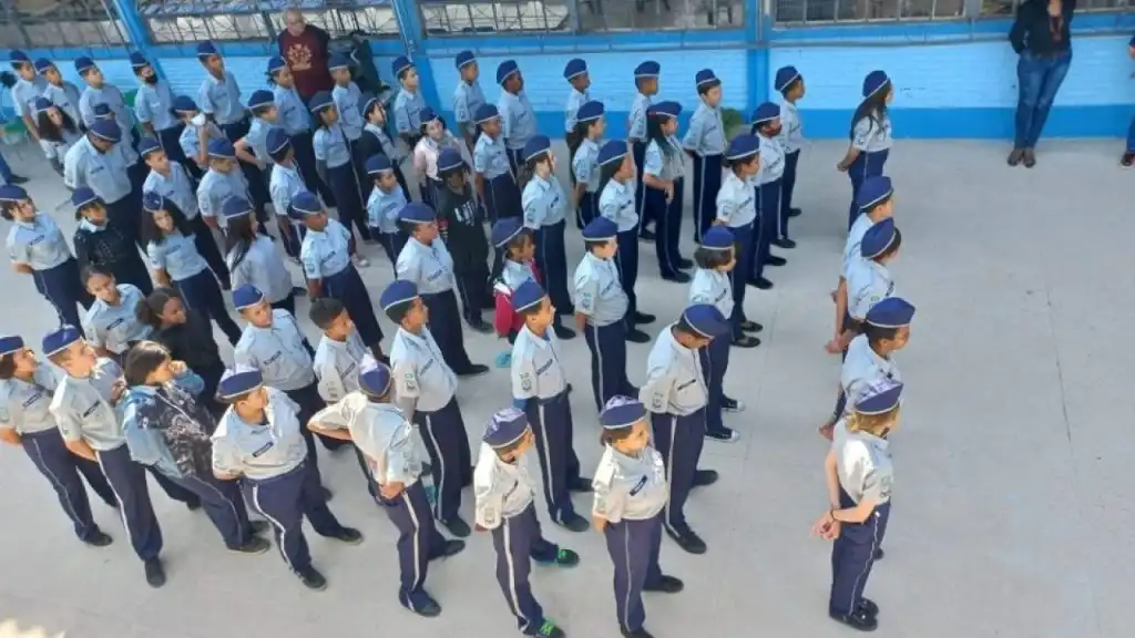 70 escolas de SP optam pela adesão ao modelo Cívico-militar em 1ª consulta à comunidade