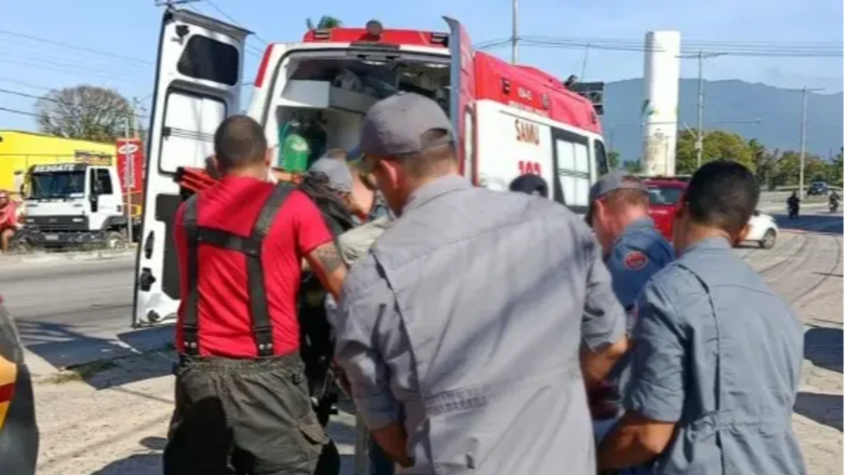 Elevador despenca de 4 metros e deixa dois idosos feridos em Caraguatatuba