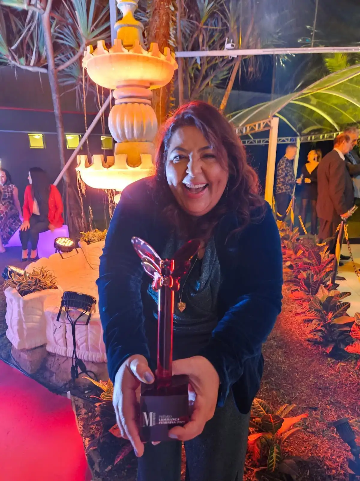 Raiz Latina de São José dos Campos recebe prêmio nacional por Liderança Feminina