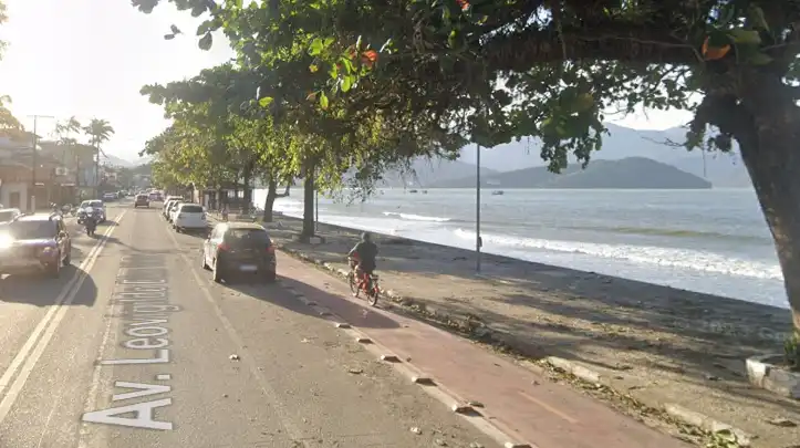 Empresário é morto a tiros e suspeitos fogem pelo mar