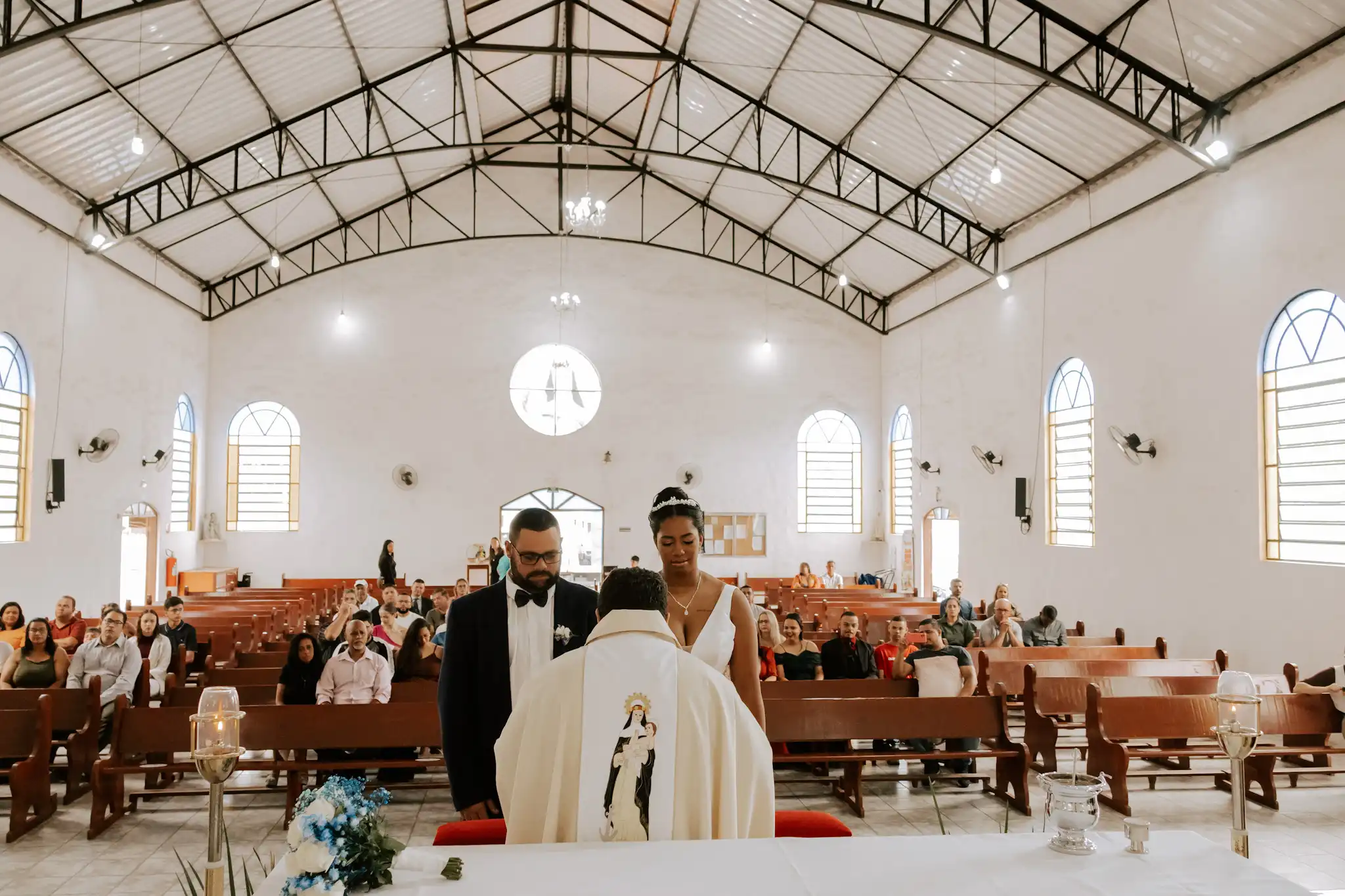 A Feira "Casar em Caraguá" reúne expositores renomados em fotografia, cerimonial e assessoria