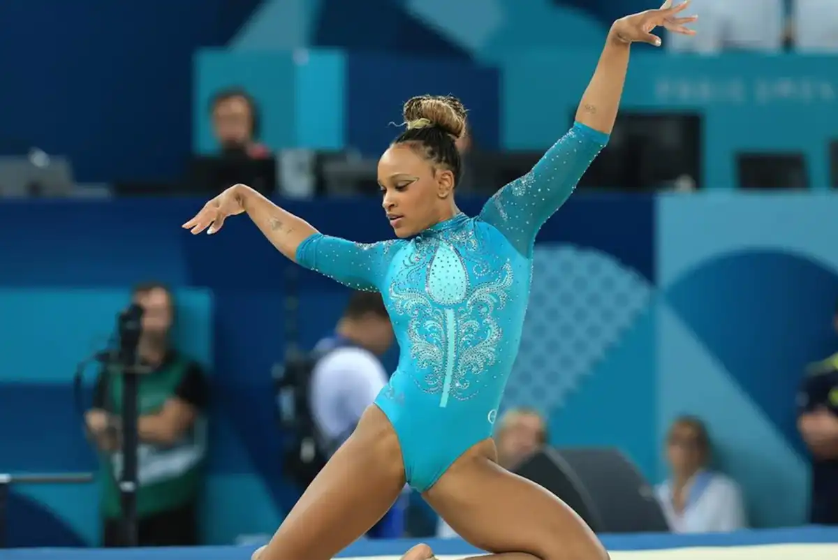 Escrito nas estrelas: Rebeca Andrade se torna a maior medalhista do Brasil e seu mapa astral confirma
