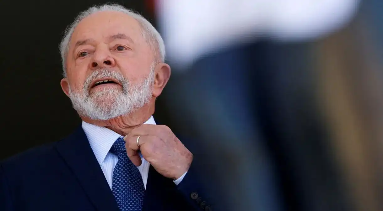 Governo Lula bloqueia R$ 3,8 bilhões do Orçamento e cortes atingem hospitais e livros didáticos