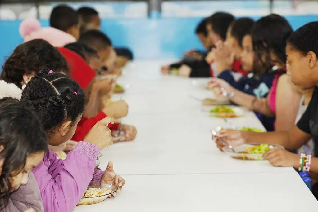 Escolas estaduais vão oferecer merenda durante as férias de julho
