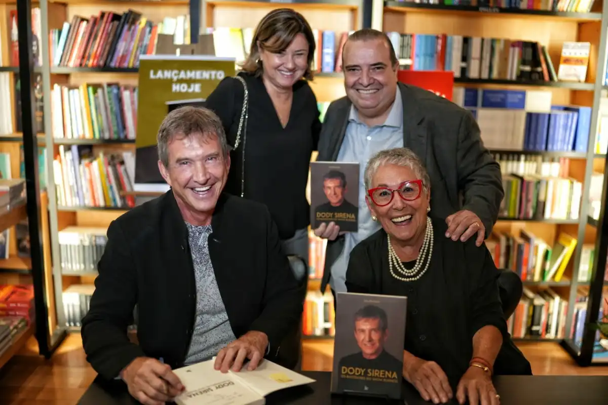 Lançamento do livro Dody Sirena na livraria da Travessa no Shopping Iguatemi em São Paulo