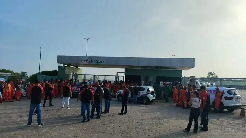 Coletores de lixo de Jacareí entram em greve nesta segunda (02)