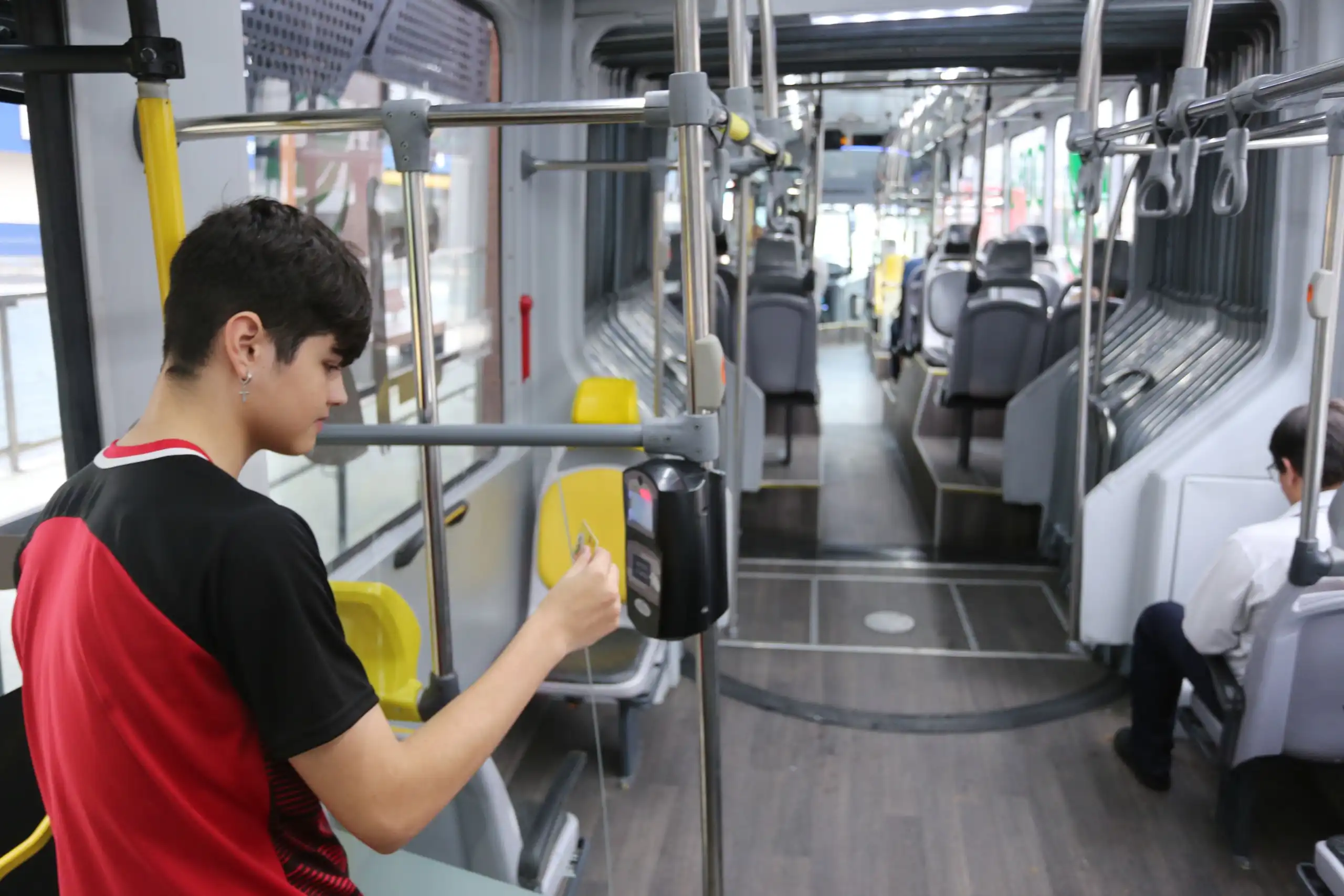 Linha Verde passa a aceitar cartões de crédito e débito por aproximação em São José