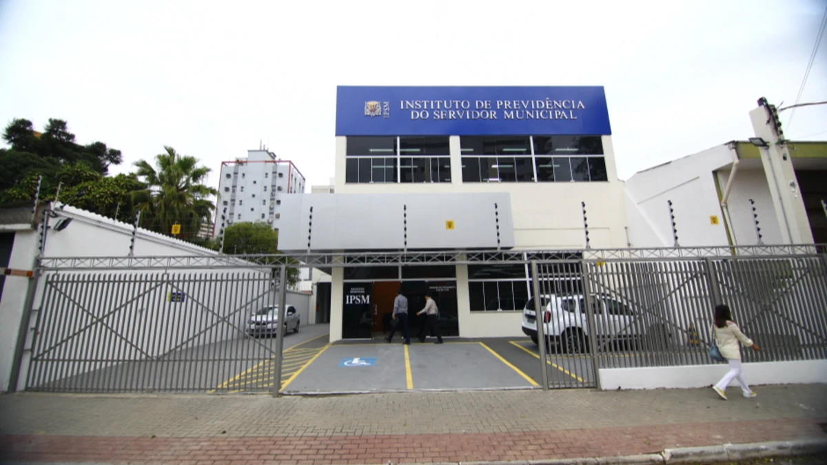 Concurso do IPSM de São José abre 17 vagas com salários até R$ 5,8 mil